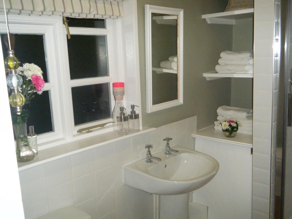 Leggatts Farm Bed & Breakfast Debden Room photo