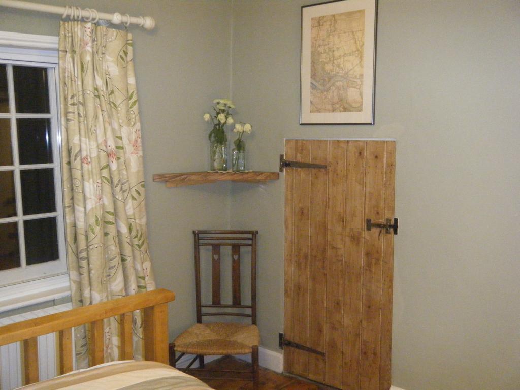 Leggatts Farm Bed & Breakfast Debden Exterior photo
